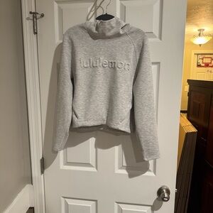 Lululemon Light Gray Top Airwrap